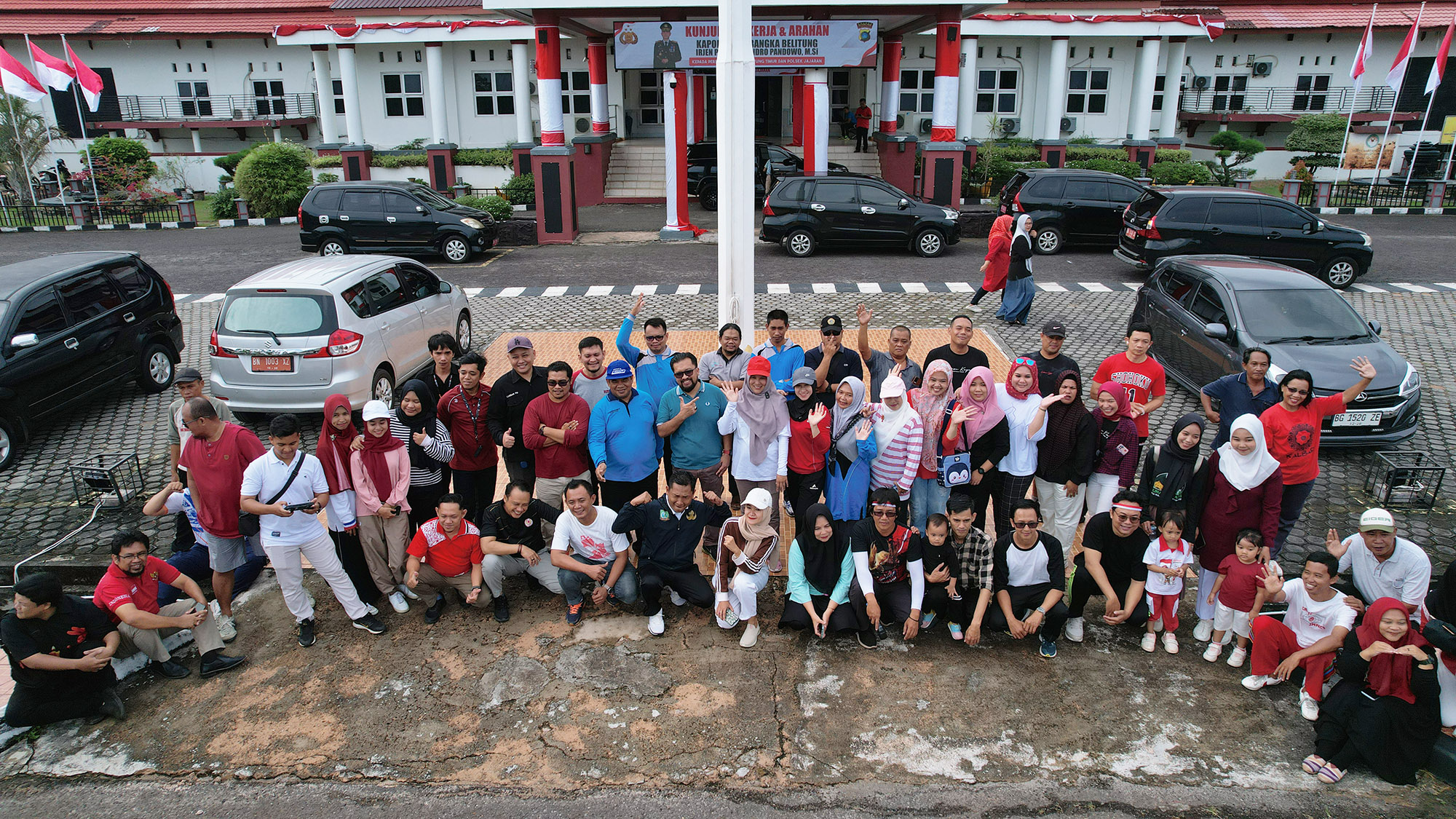 FOTO BERSAMA PEGAWAI DISKOMINFO