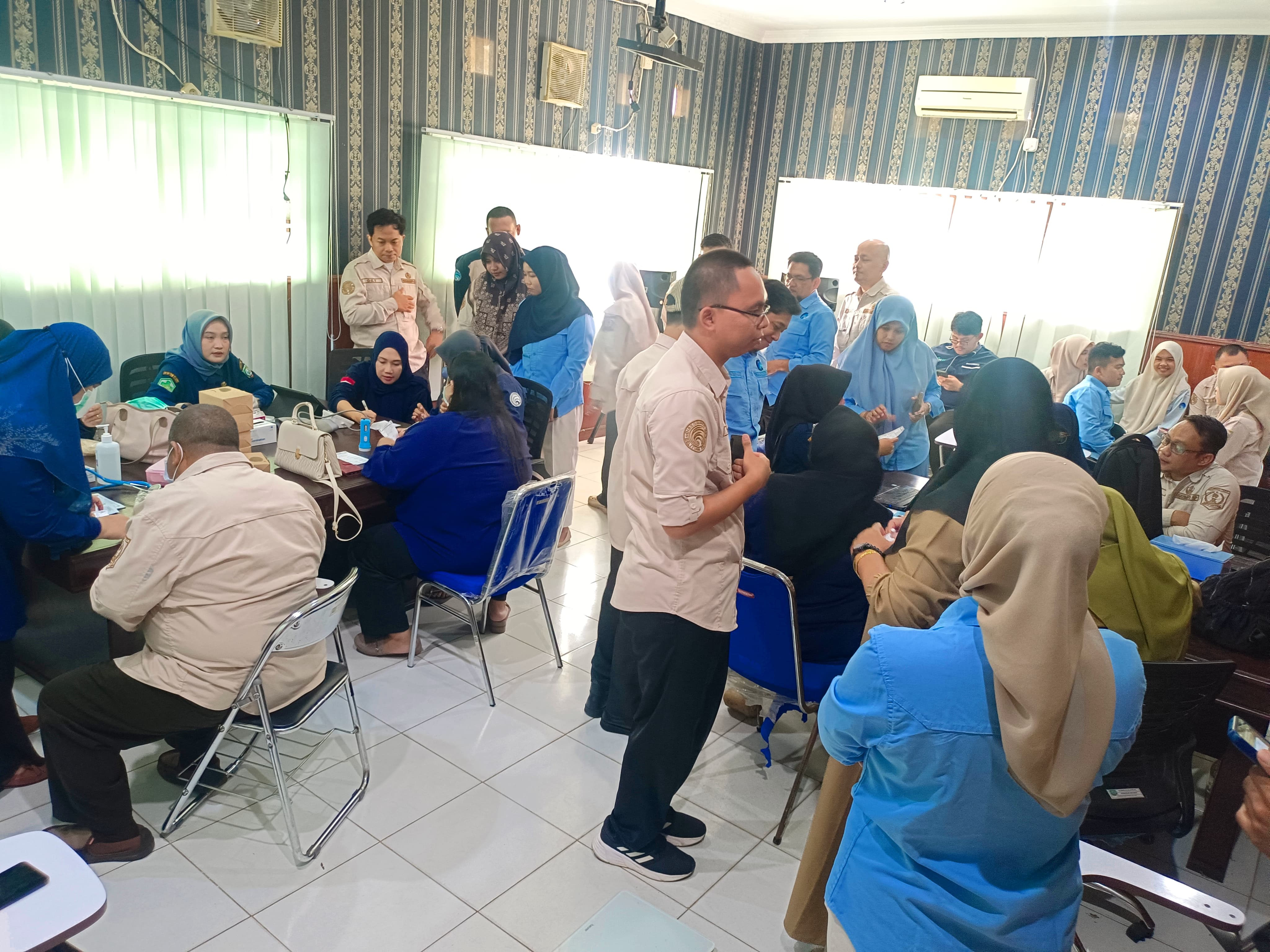 Pegawai DiskominfoSP Antusias Ikuti CKG Rutin Bersama Dinkes Beltim