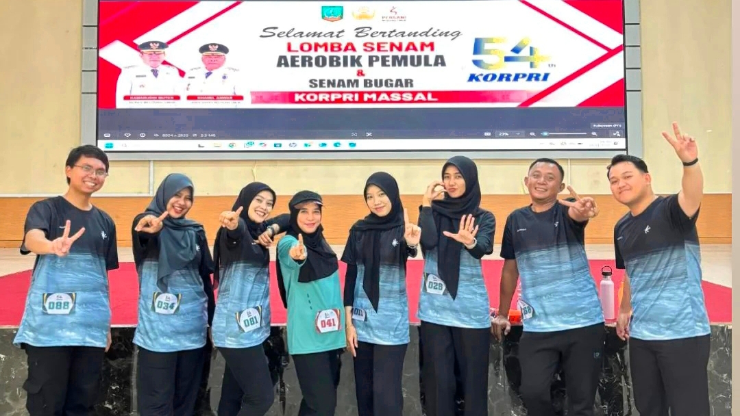 Delapan Pegawai DiskominfoSP Meriahkan Lomba Senam HUT Korpri ke-54