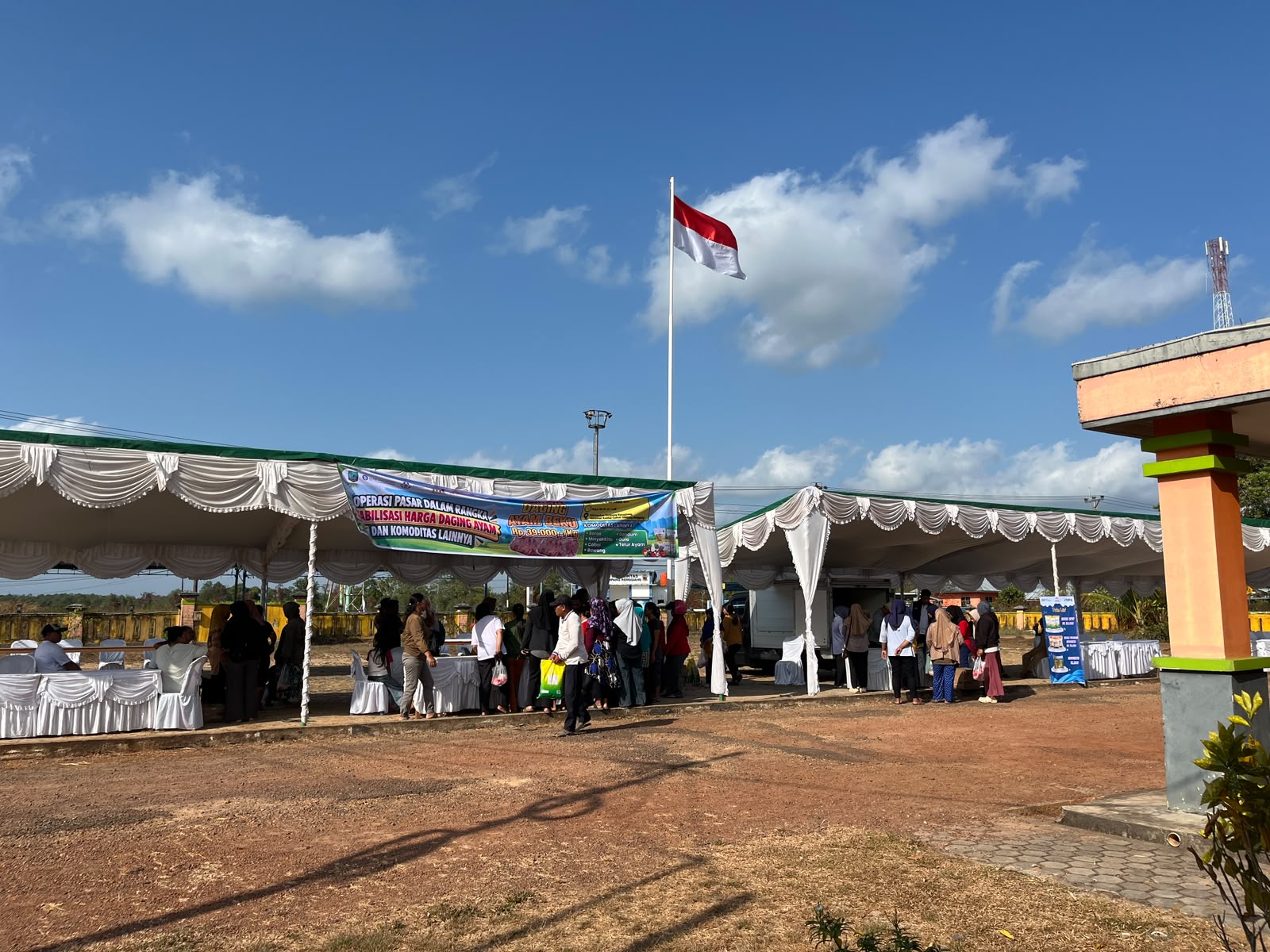 Operasi Pasar Dalam Rangka Stabilisasi Harga Daging Ayam dan Komoditas Lainnya