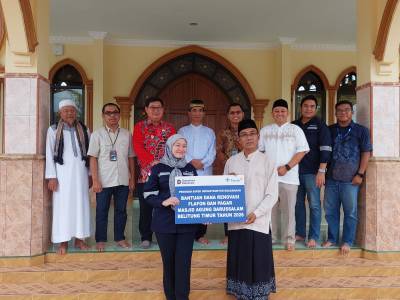 PT Timah Serahkan Bantuan Renovasi Masjid Agung Darussalam dan Pesantren Kilat Remaja Masjid