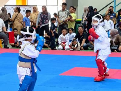 Baru Lima Tahun, Benazir Tak Gentar Hadapi Lawan Lebih Tua, Bawa Pulang Emas Liga Karate Pelajar