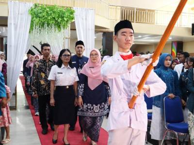 Sekda Beltim Motivasi Siswa Lulusan SMPN 1 Manggar Lanjutkan Sekolah
